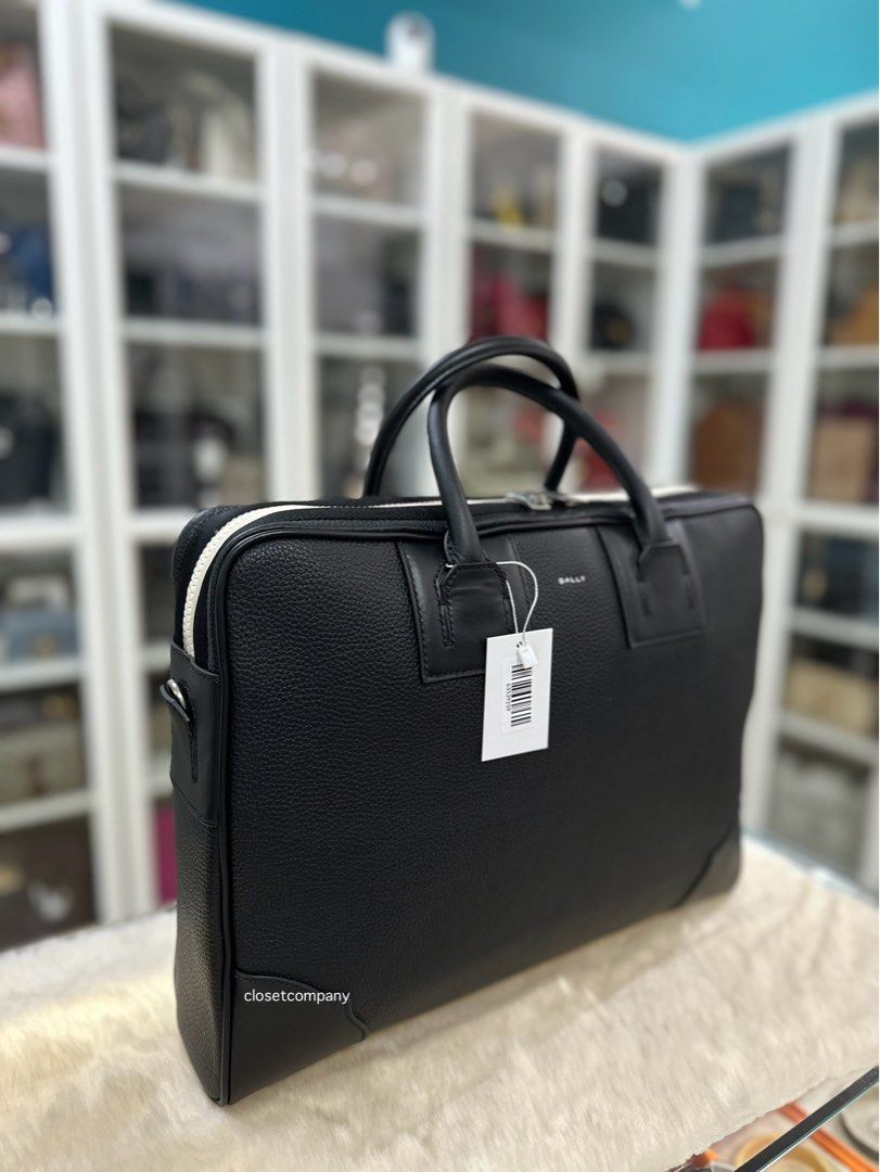 Bally Men’s Briefcase Black in Grained Leather (Category: Luxury Bags & Wallets) located in Taguig. Submitted by closetcompany (Listing ID 1282898305, Image 2). Description: Bally Men’s Briefcase Black in Grained Leather 🫧Php 45,000 🫧CONDITION: Brand New 🫧RATING: 10/10 🫧INCLUSION: dust bag, adjustable and detachable strap 🫧Modes of Payment: Cash BDO credit card (Up to 12 mos installment with interest) Layaway Paypal Accepted Bank Transfer : 