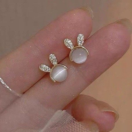 Cat's eye stud earrings online