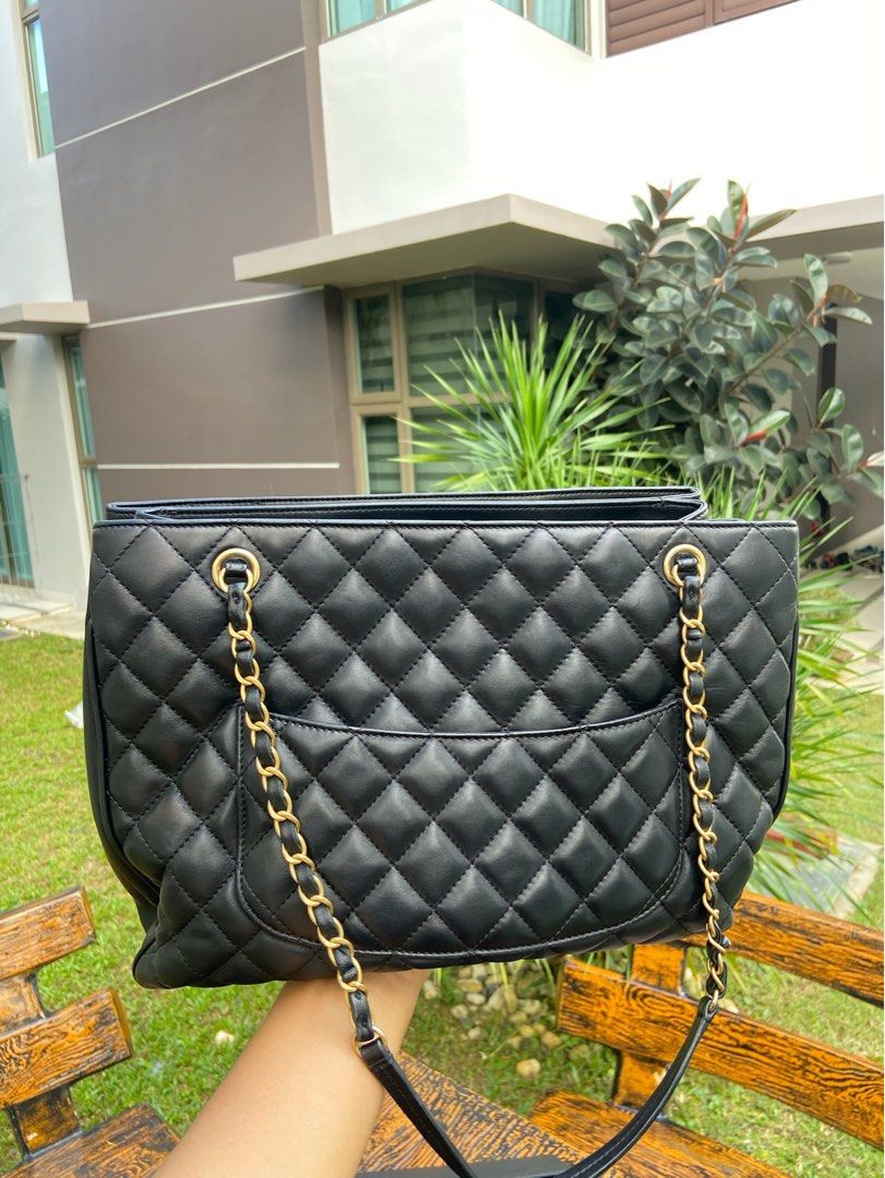 Chanel black top quilted tote
