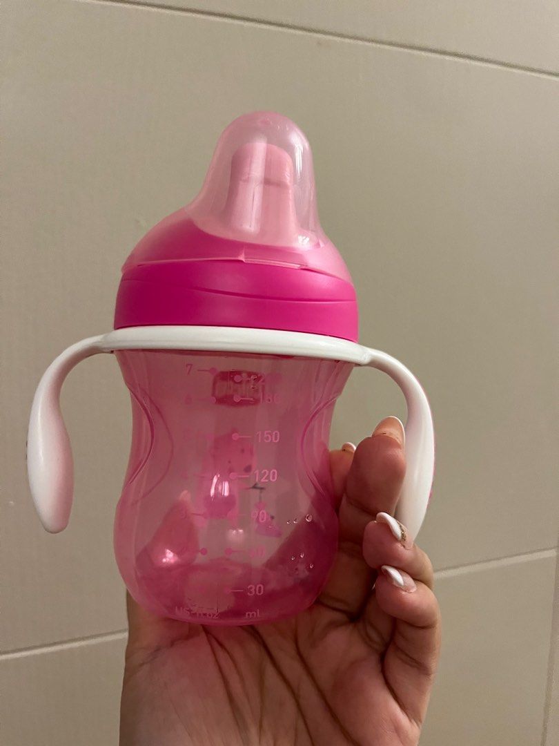 Chicco Sippy Cup (Category: Breastfeeding & Bottle Feeding) located in Mandaluyong City. Submitted by flyingmommaa (Listing ID 1282996208, Image 2). Description: -used for few times -my daughter prefers w/ straw -no box.
