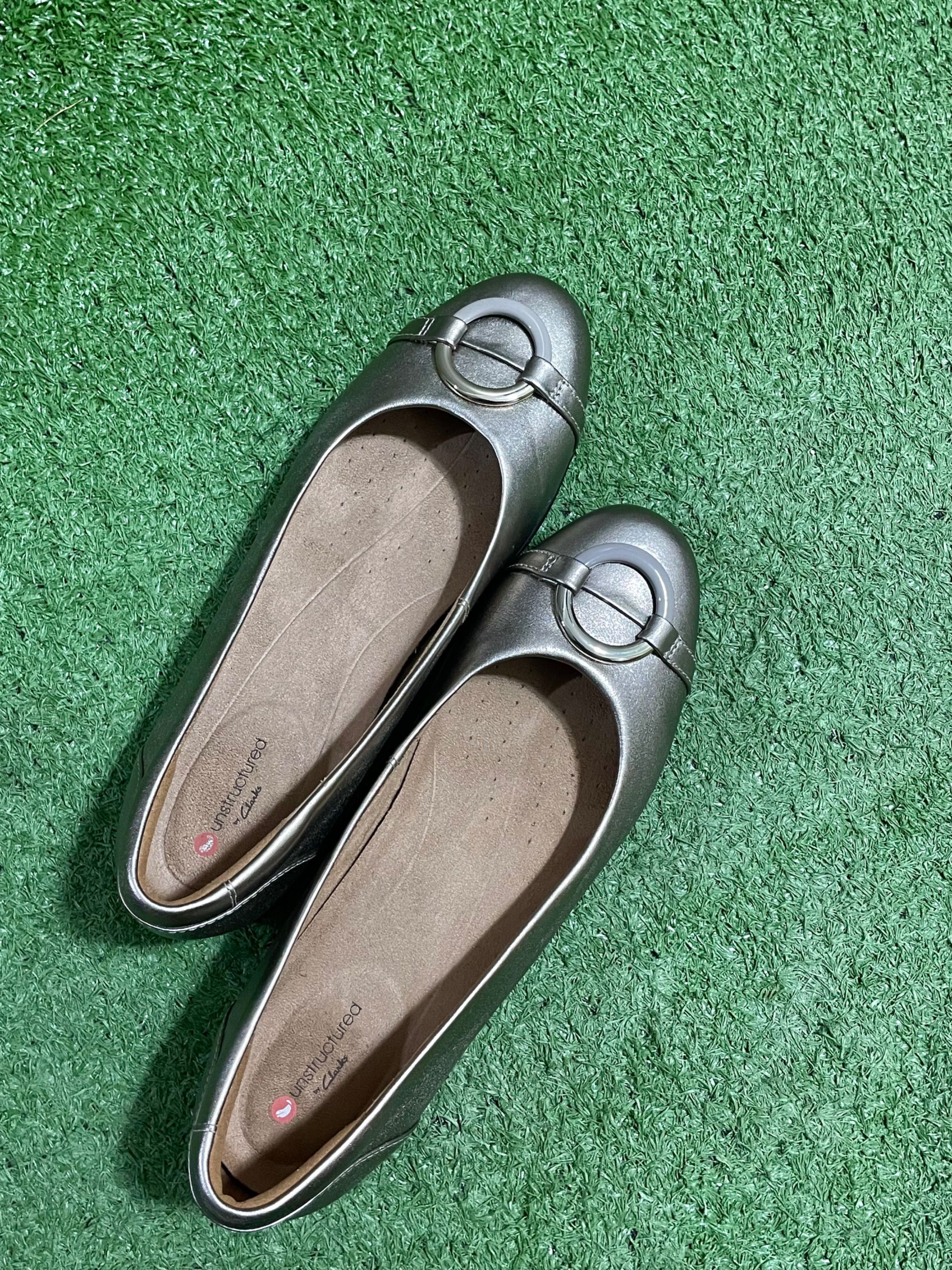 CLARKS Neenah Vine Leather Gold Flat Shoes Women s Fashion
