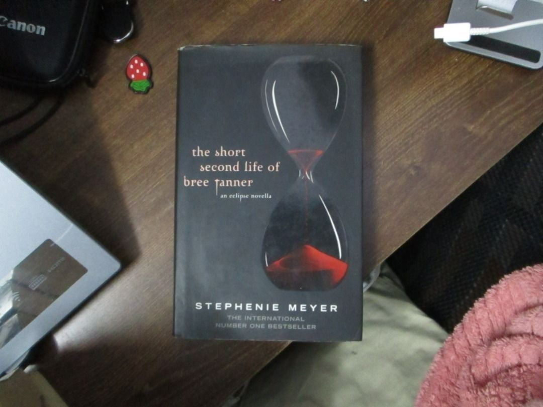 Complete Twilight Series (Category: Storybooks) located in Manila. Submitted by squeedler (Listing ID 1283091953, Image 1). Description: Twilight New Moon Eclipse Breaking Dawn The Short Second Life of Bree Tanner selling as set only!! .