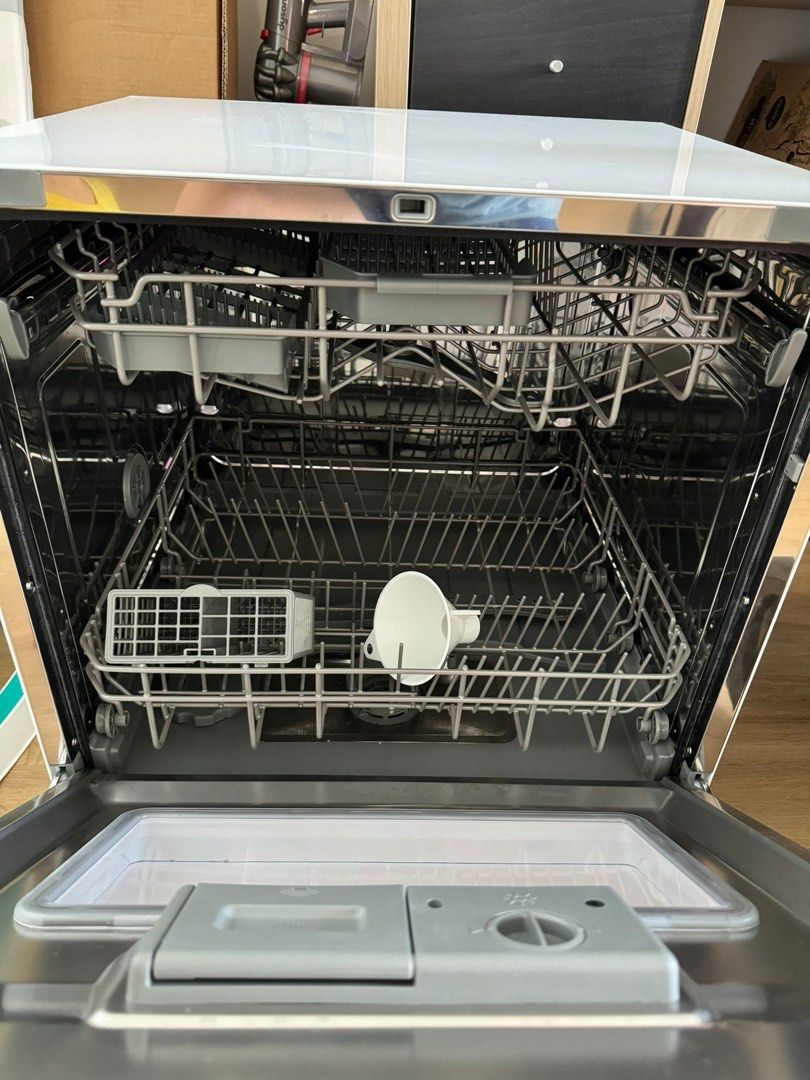 Electrolux dishwasher hotsell esf6010bw review