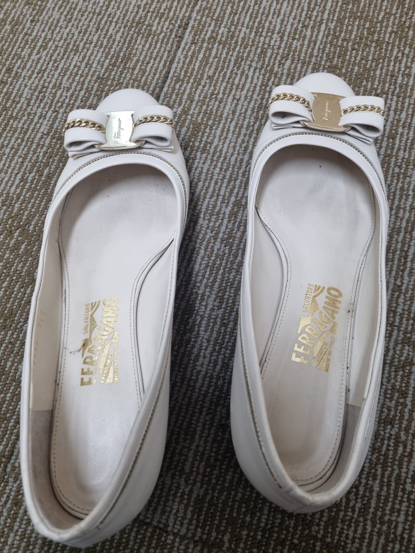 White ferragamo shoes outlet