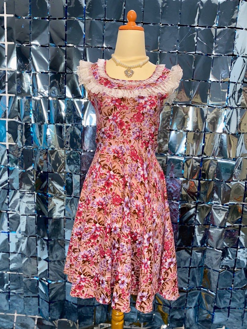 Vintage floral lace store dress