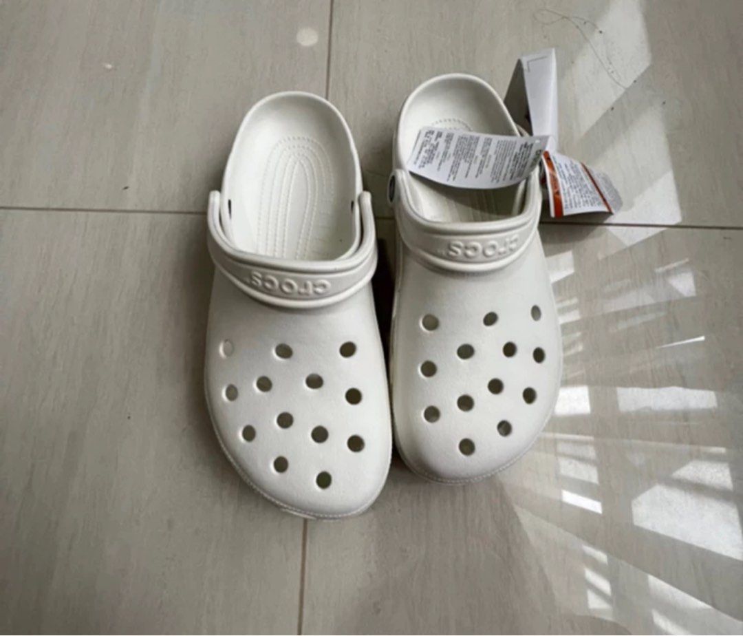 White crocs online size 9