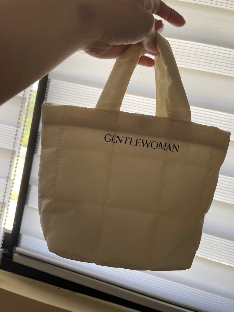 Gentle Woman small puffer bag (Category: Tote Bags) located in Bacoor. Submitted by glsbi0 (Listing ID 1282844707, Image 2). Description: never used bought it from the site itself rfs: not my style gentle woman tote bag puffer bag .