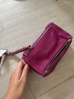 (Category: ) located in . Submitted by lux.shopaholic (Listing ID 1282867613, Image 1). Description: .