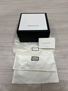 Gucci box, dust bag, card and paper Box. H:10cm W:20cm x 28cm