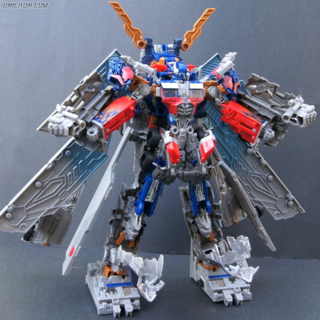 Transformers dark of the moon hotsell ultimate optimus prime