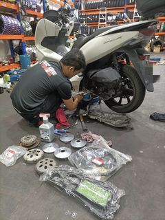 (Category: ) located in . Submitted by erzat.lee.tyres (Listing ID 1282971298, Image 1). Description: .