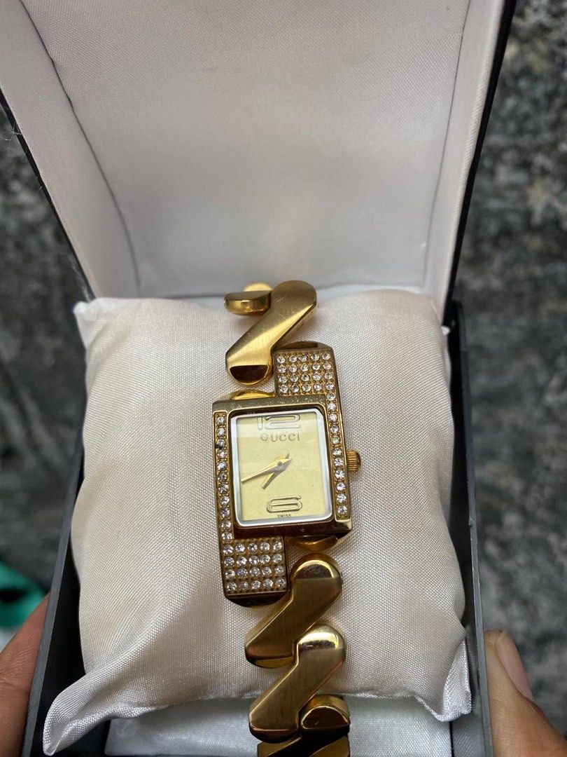 Jam tangan gucci, Fesyen Wanita, Jam Tangan di Carousell