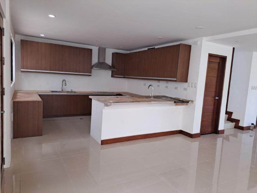 KYU FOR SALE 3 Bedroom House in Alta Vista Subdivision, Antipolo