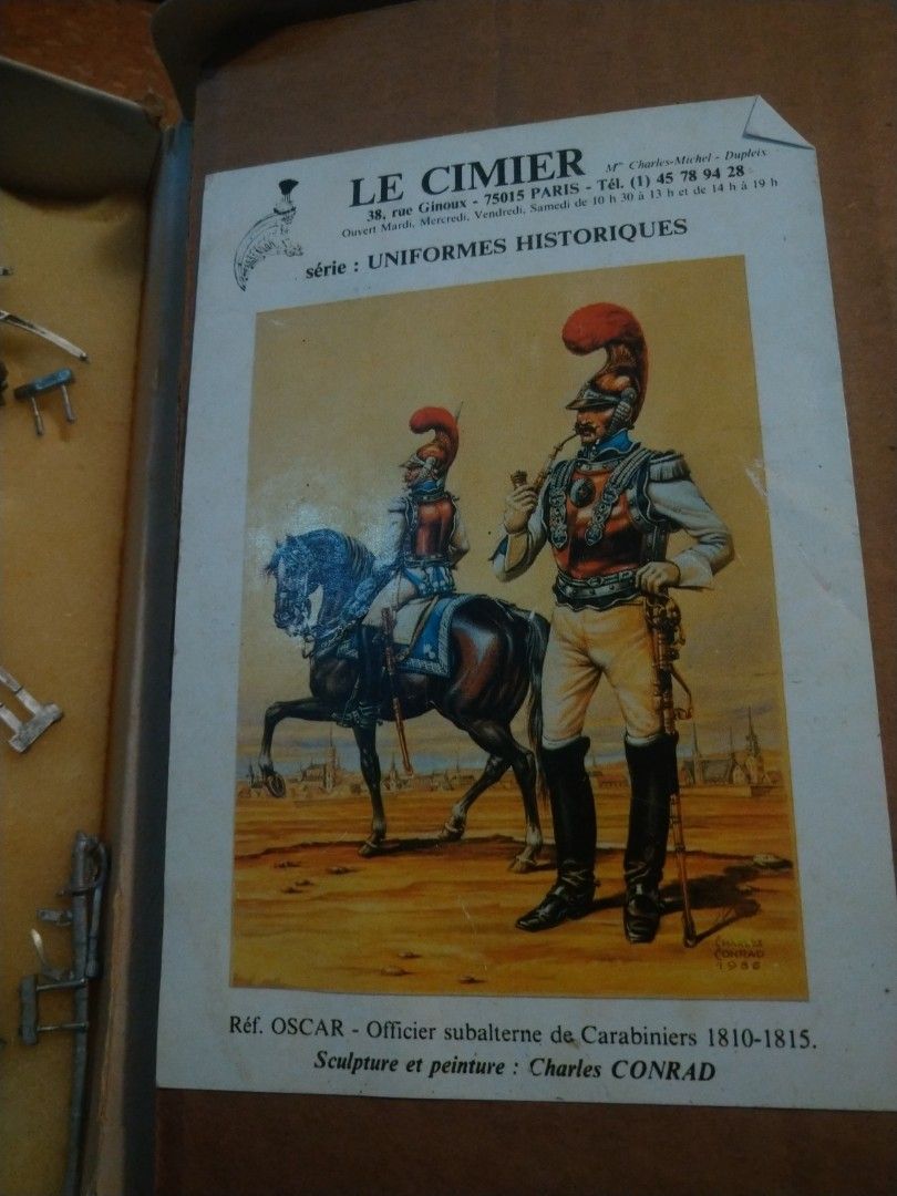 Officier Subalterne de Carabiniers - Uniformes Historiques - Le
