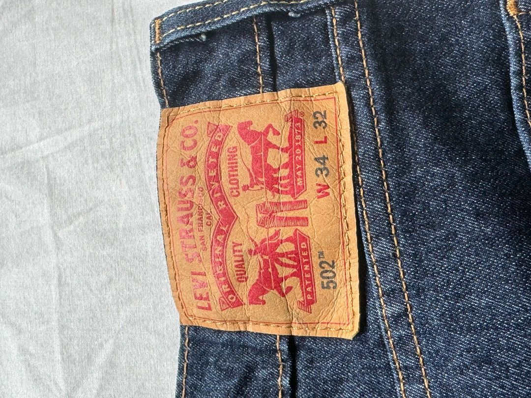 Levi 502s W34 L32 Men s Fashion Bottoms Jeans on Carousell