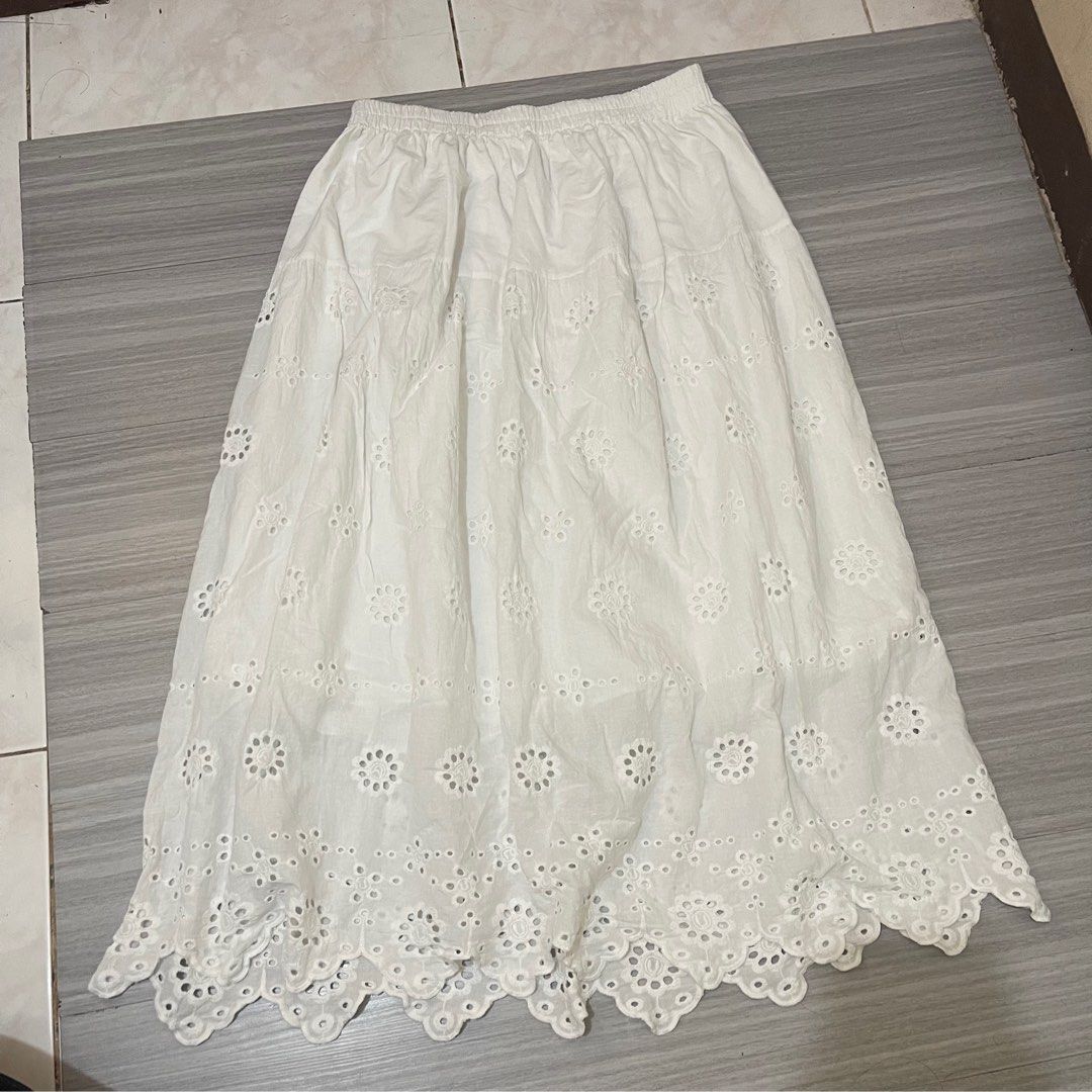 Lila White Eyelet Midi Skirt Women s Fashion Bottoms Skirts on Carousell
