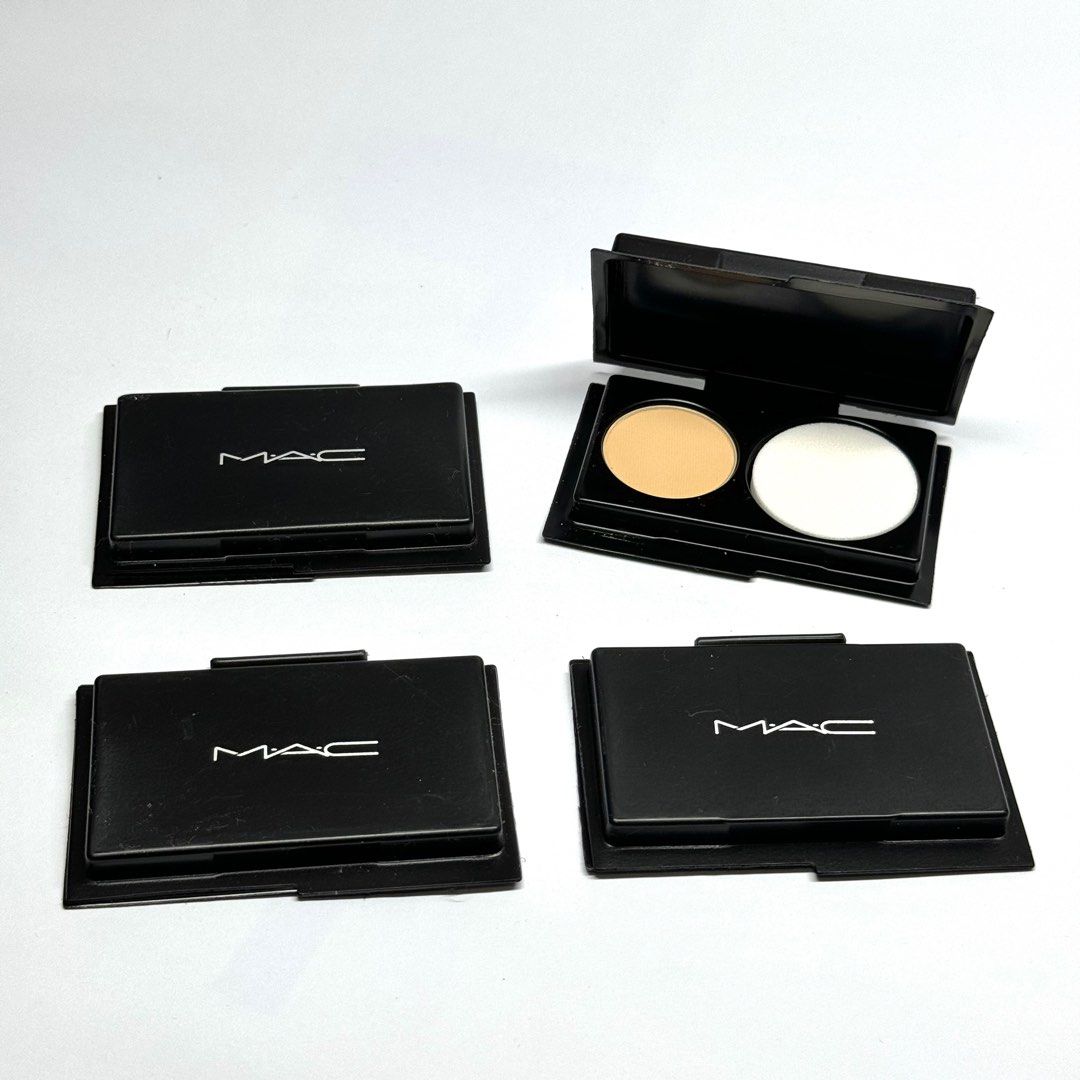MAC Mini Studio Fix Powder Plus Foundation (Category: Makeup) located in Santa Maria. Submitted by grave.ty (Listing ID 1282979973, Image 1). Description: Shade: NC30 No other shade 4 stocks available 1.5g With puff sponge Perfect for travel Authentic 💯 Complete with box See photos for more details 💌Message for orders or offers Shipping via Flash Express ₱60-₱80 pesos shipping fee only .