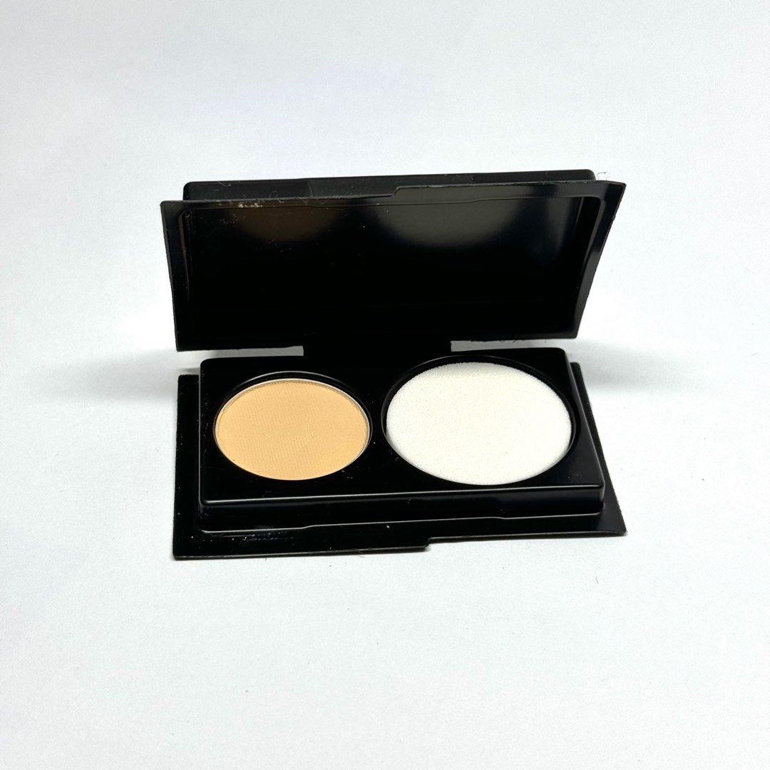MAC Mini Studio Fix Powder Plus Foundation (Category: Makeup) located in Santa Maria. Submitted by grave.ty (Listing ID 1282979973, Image 2). Description: Shade: NC30 No other shade 4 stocks available 1.5g With puff sponge Perfect for travel Authentic 💯 Complete with box See photos for more details 💌Message for orders or offers Shipping via Flash Express ₱60-₱80 pesos shipping fee only .