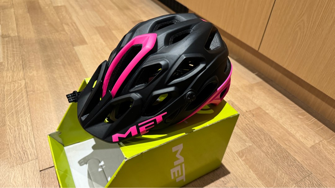 Met Lupo bicycle helmet size M Sports Equipment Bicycles Parts