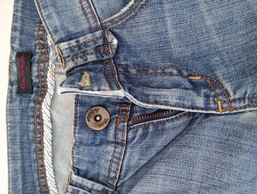 Jeans store ke design