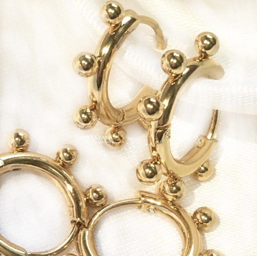 Monroe Hoop Earrings by Layana Accessories (Category: Earrings) located in Bulacan. Submitted by sieunphoria (Listing ID 1283040579, Image 2). Description: Gold plated , Non-tarnish & Hypoallergenic! Super nice quality 🤍.