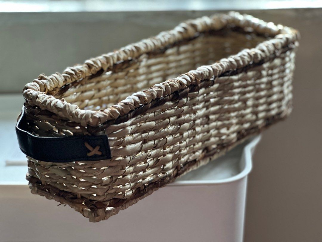 Native aesthetic baskets (1 pc available) (Category: Storage Boxes & Baskets) located in Quezon City. Submitted by goldengate777 (Listing ID 1282818630, Image 1). Description: Aesthetic native baskets with leather handle (you can remove this if you don’t like the handle) Price per piece: ₱200.