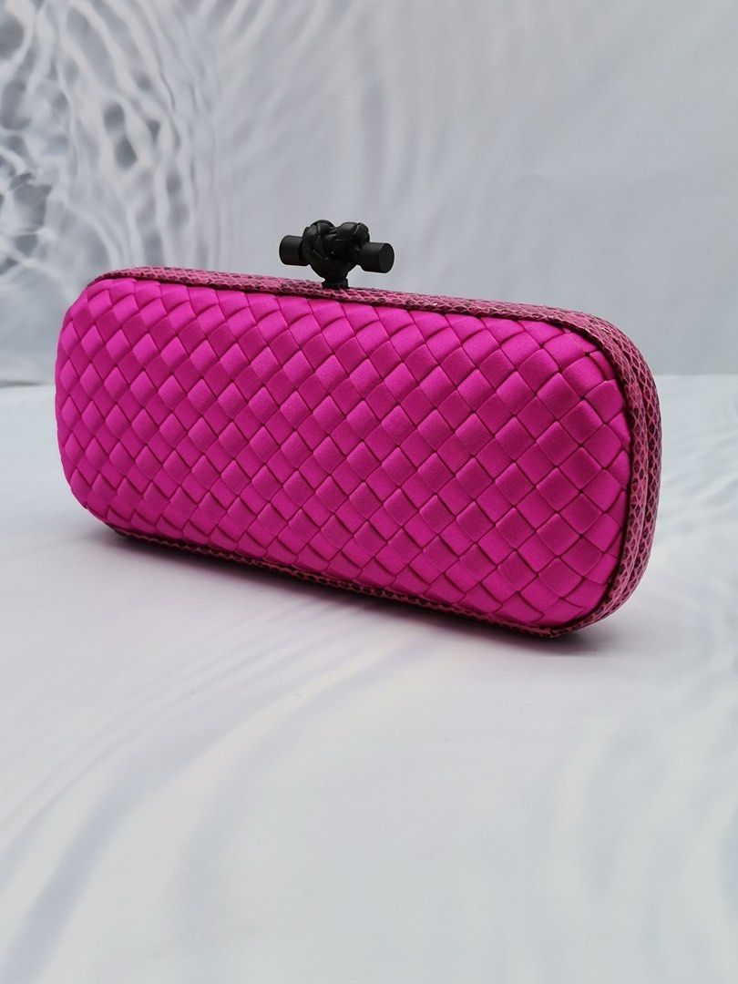 Bottega 2024 clutch sale
