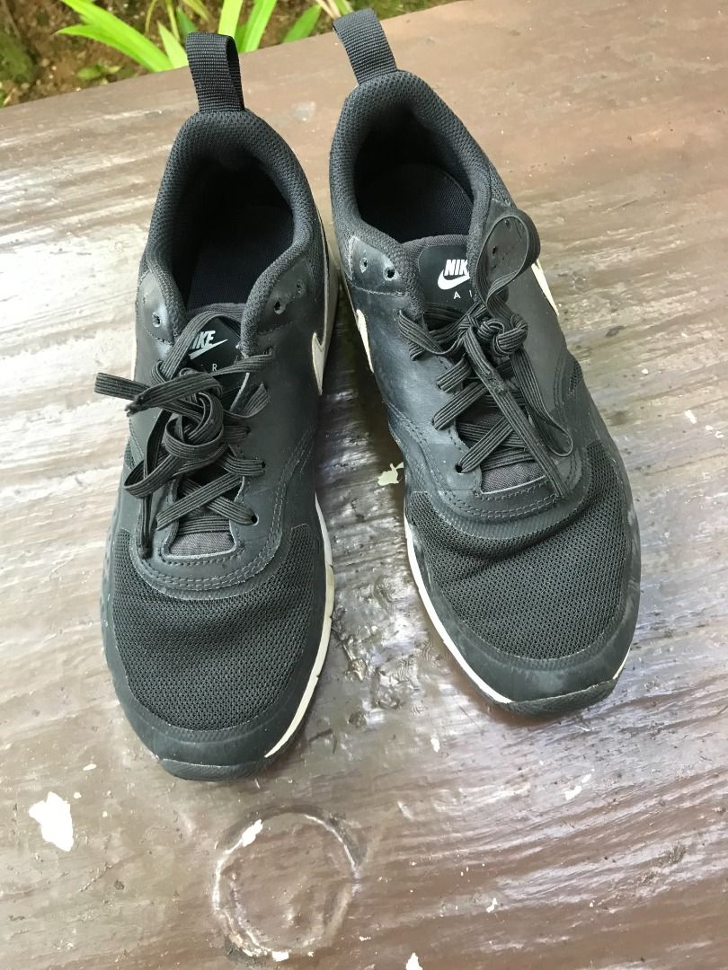 Nike Air ladies shoes. Size EU 37.5 UK4.5 US5 CM 23.5. In good