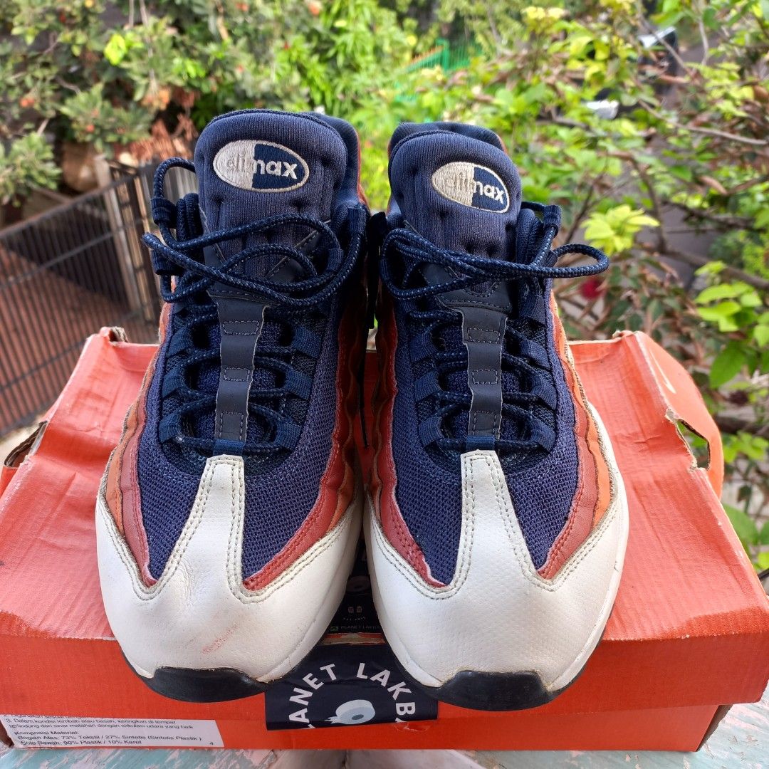 Nike air max 95 size 44.5 Fesyen Pria Sepatu Sneakers di Carousell
