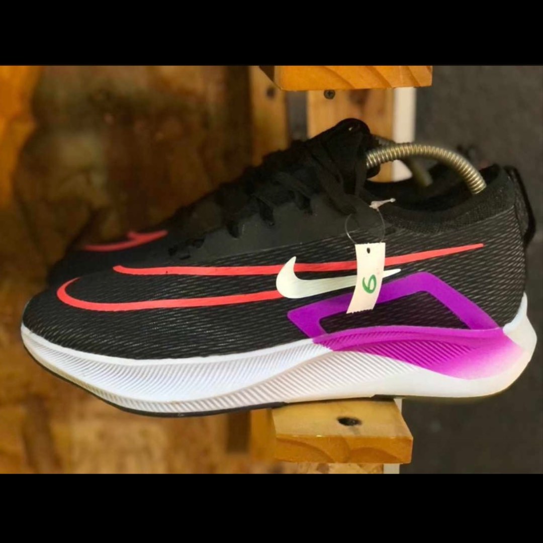 Zoom fly clearance 217