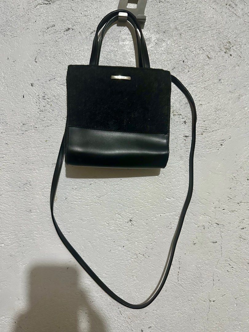 Nine West Mini (Category: Purses & Pouches) located in Quezon City. Submitted by leilopez (Listing ID 1282841816, Image 1). Description: Tsor QC area 7x7.