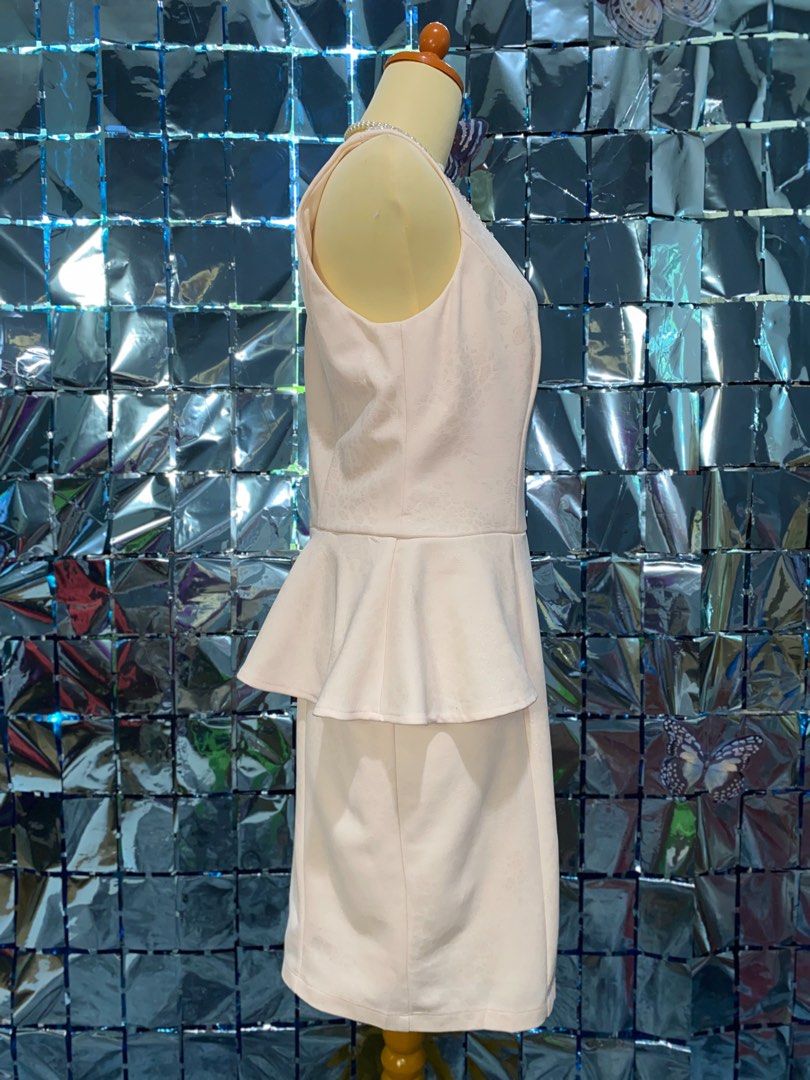 Jackie jon short hotsell sleeve peplum dress