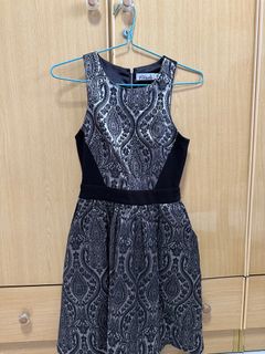 (Category: ) located in . Submitted by shopaholic_23 (Listing ID 1282839412, Image 1). Description: .