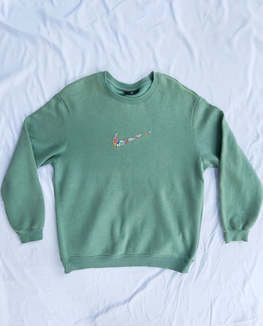 Nike floral discount sweater