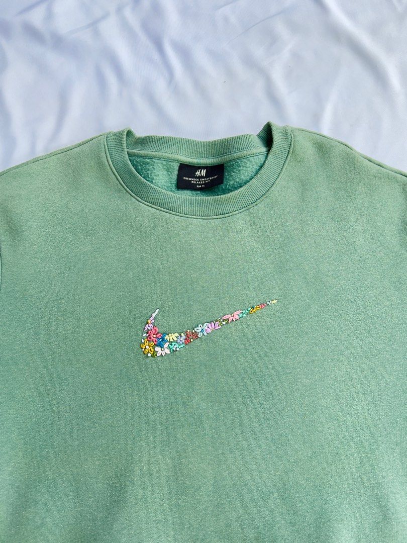 Nike clearance floral sweater