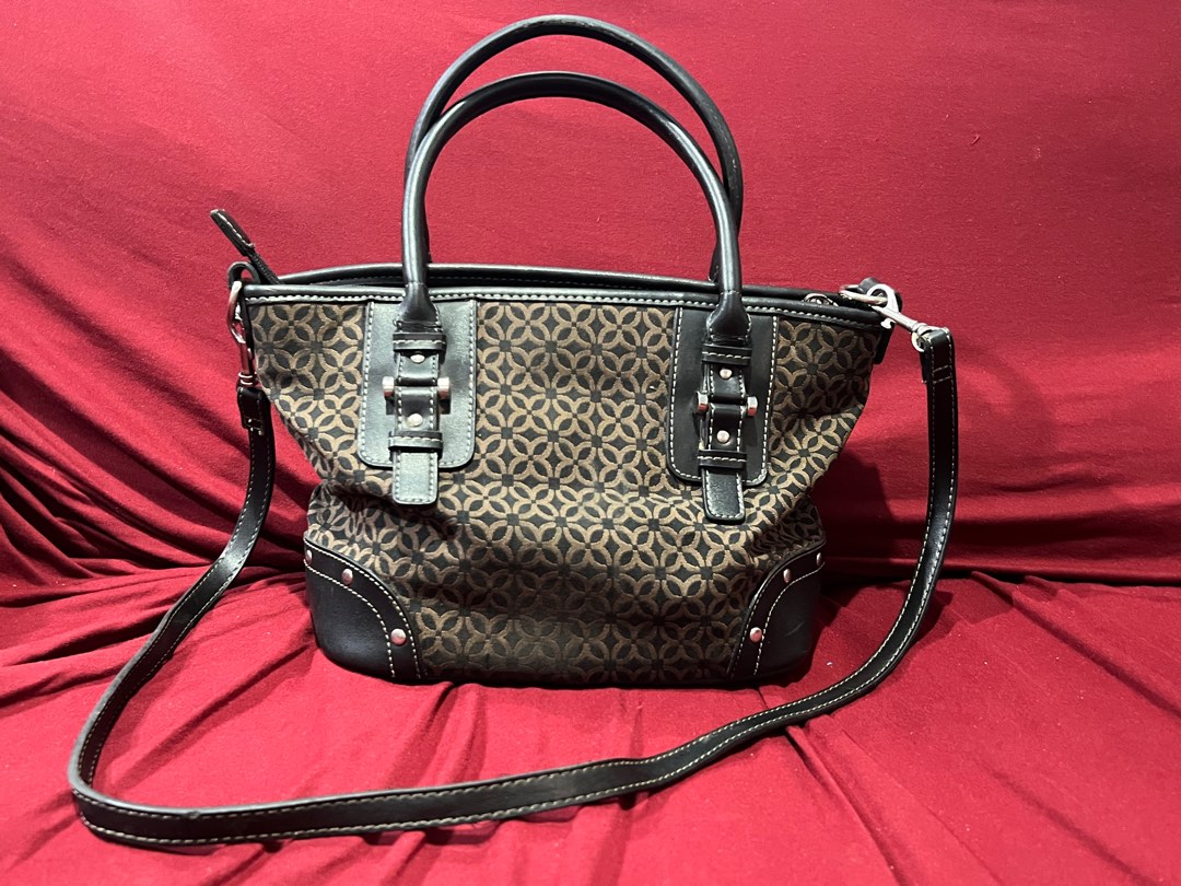 Relic by Fossil - So many ways to wear Sophie convertible crossbody, so  little time. #relic #relicbyfossil #relicbag #handbag  http://spr.ly/6182Esv76 | Facebook