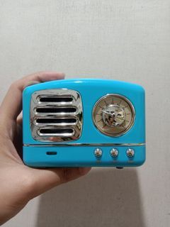 Retro Radio Bluetooth Speaker (Vintage Aesthetic)
