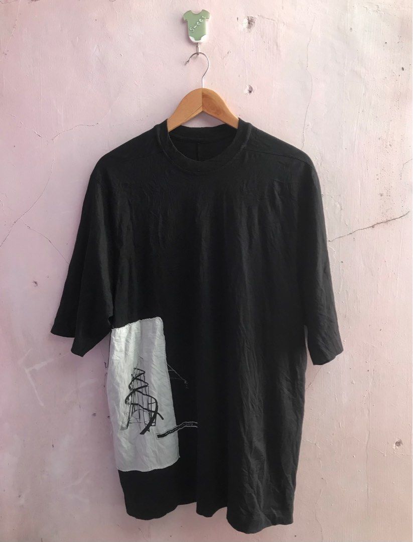 Rick Owens jumbo tee (Category: Tshirts & Polo Shirts ) located in Zamboanga. Submitted by alzuldik (Listing ID 1282835211, Image 2). Description: Ric Owens Size large W22 L32 Verygood Condition Colorate 9.5/10 Issue nasa last pic one pinhole Price : 900 pesos.