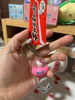 Sanrio: Hello Kitty Claw Machine Hook Charm Pink