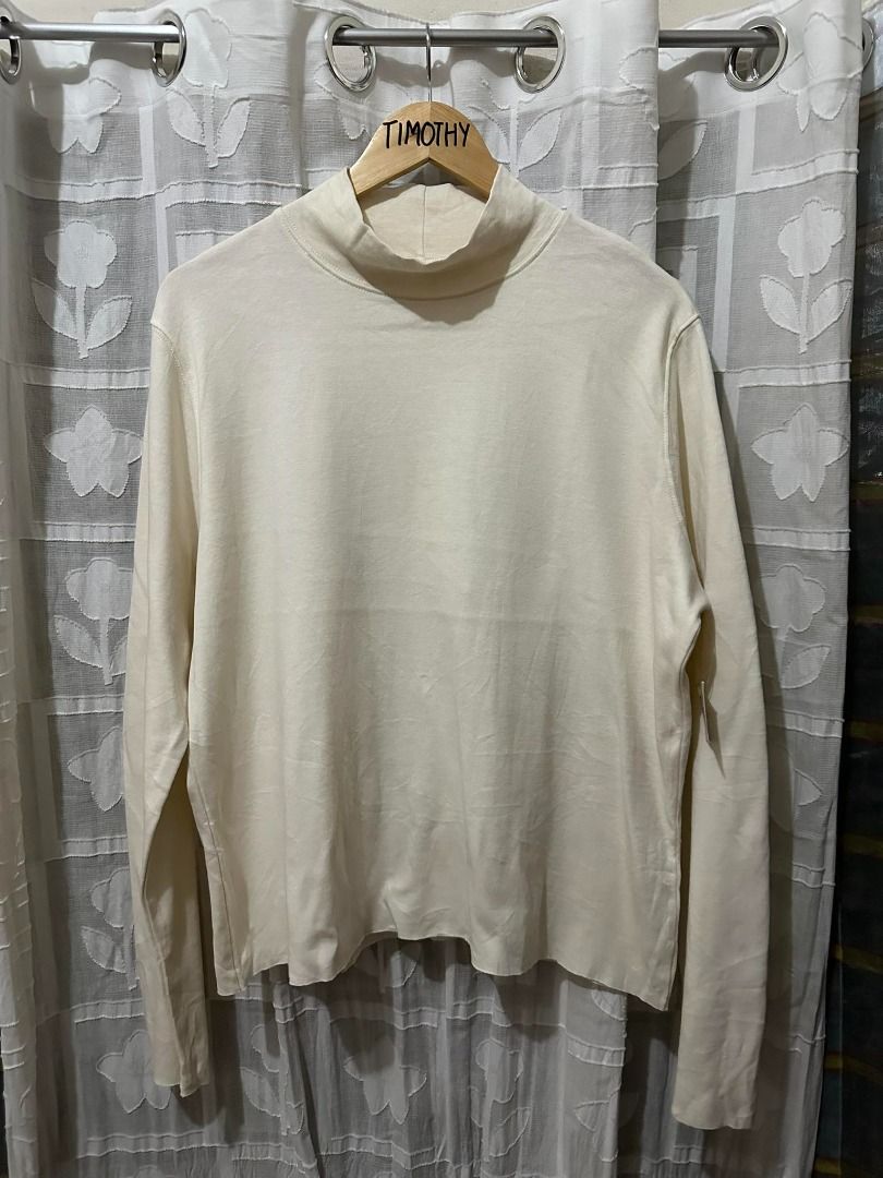 St. John's Bay Classic Mock Neck Long Sleeve (Category: Activewear) located in Muntinlupa City. Submitted by tmt118 (Listing ID 1282883916, Image 1). Description: good also for innerwear/baselayer XL on tag | 23Wx25L like new condition issue: cropped sleeve at length / need wash 380 free shipping via J&T Muntinlupa City location.