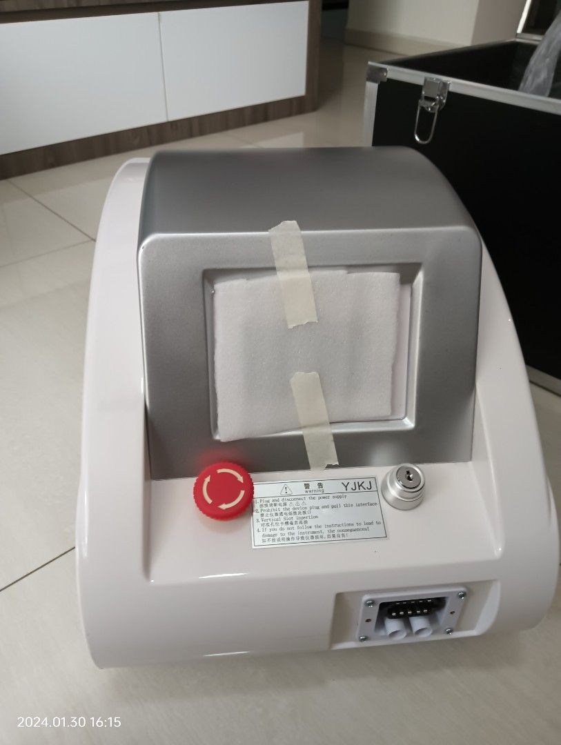 Tattoo and pigment removal machine (Category: Face Care) located in Singapore. Submitted by cookiemonster (Listing ID 1282902039, Image 2). Description: Brand new in box. Tattoo and pigment removal machine. Self collection at cck.