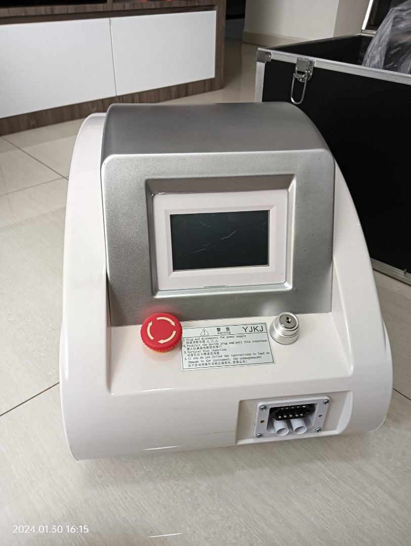Tattoo and pigment removal machine (Category: Face Care) located in Singapore. Submitted by cookiemonster (Listing ID 1282902039, Image 1). Description: Brand new in box. Tattoo and pigment removal machine. Self collection at cck.