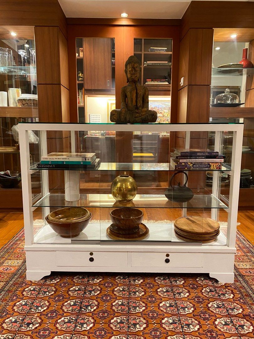 Glass jewellery display best sale cabinet