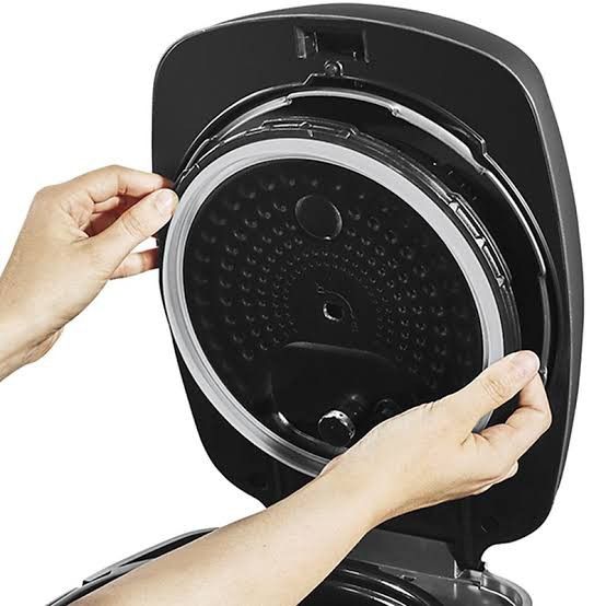 Tefal CY625D Pressure Cooker (Category: Cookers) located in Rizal. Submitted by zaldybanan (Listing ID 1282968832, Image 3). Description: 1000 watts Opti-Taste Technology 10 Cups Capacity 4.8- 5 Liters Max Liquid Capacity Ceramic coated pot 3.5mm 5 Layers Coating Spherical Pot 3 Programmable Cooking Functions 7 Multi cook functions (Slow cook Low, Slow cook High, Saute/Sear, Sous Vide, Bake, Sauce Thickening, DIY), 7 Pressure Cook Functions ( Qui