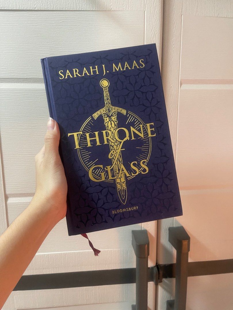 Throne Of Glass (SPECIAL EDITION) by Sarah J. Maas, Hobbies