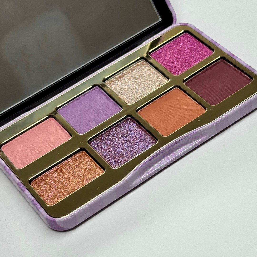 Too Faced That's My Jam Eyeshadow Palette (Category: Makeup) located in Santa Maria. Submitted by grave.ty (Listing ID 1282986021, Image 3). Description: Pretty Shades 🥹🥰🫶 8 shades eyeshadow Ganda ng packaging! Magnetic Tim Can with Perfect size mirror. Authentic 💯 Complete with box See photos for more details 💌Message for orders or offers Shipping via Flash Express ₱60-₱80 pesos shipping fee only .