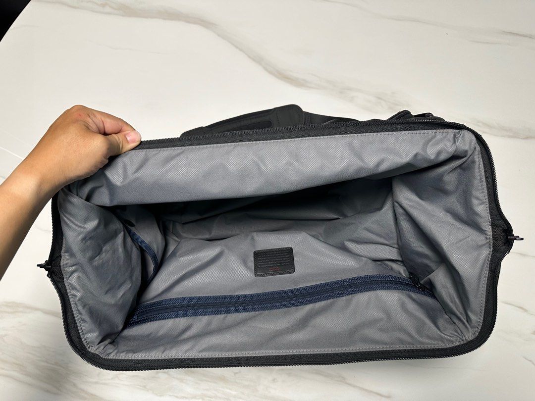 Weekender tumi clearance