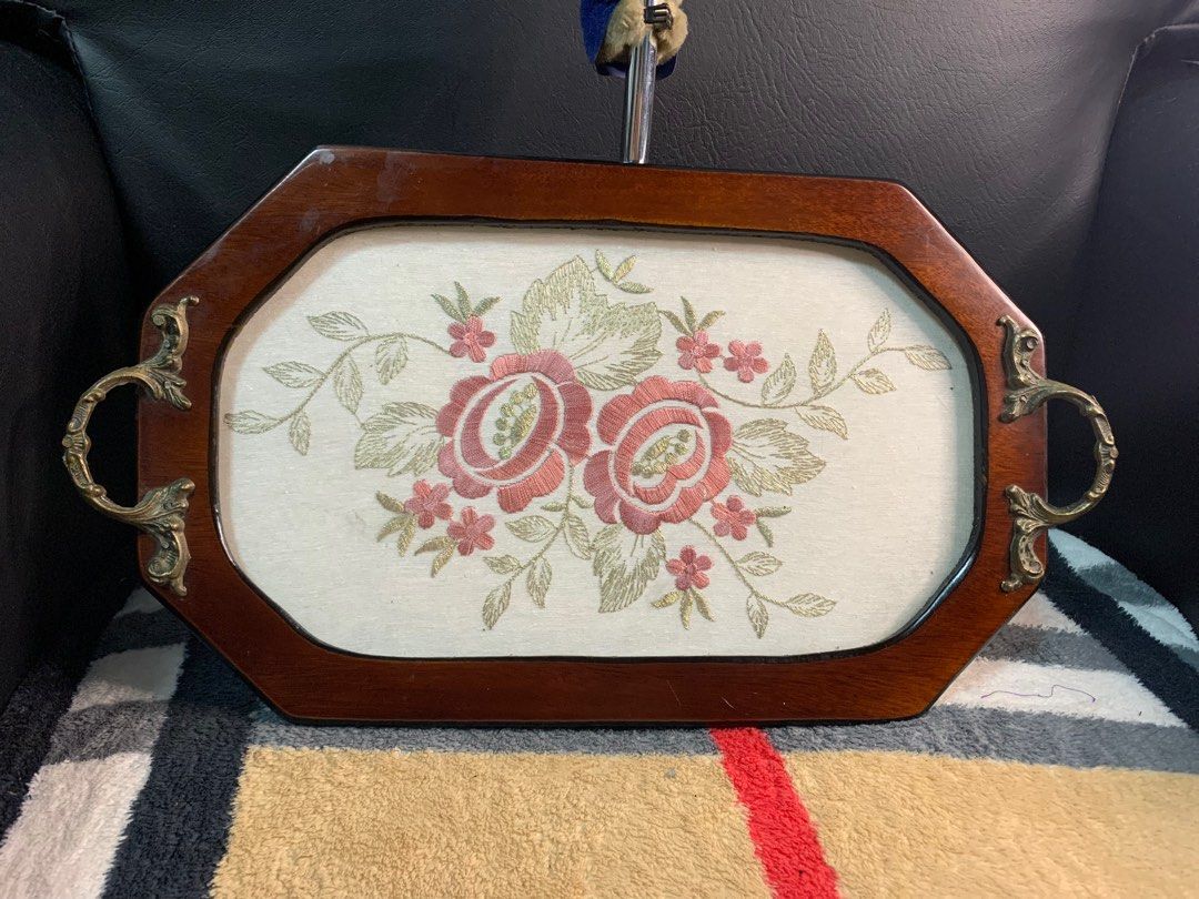 Vintage tray/frame display (Category: Frames & Pictures) located in Cabanatuan. Submitted by mjluxxejapan (Listing ID 1282824836, Image 2). Description: No lp pls.as is collectible item.approx 14”L x8”w.