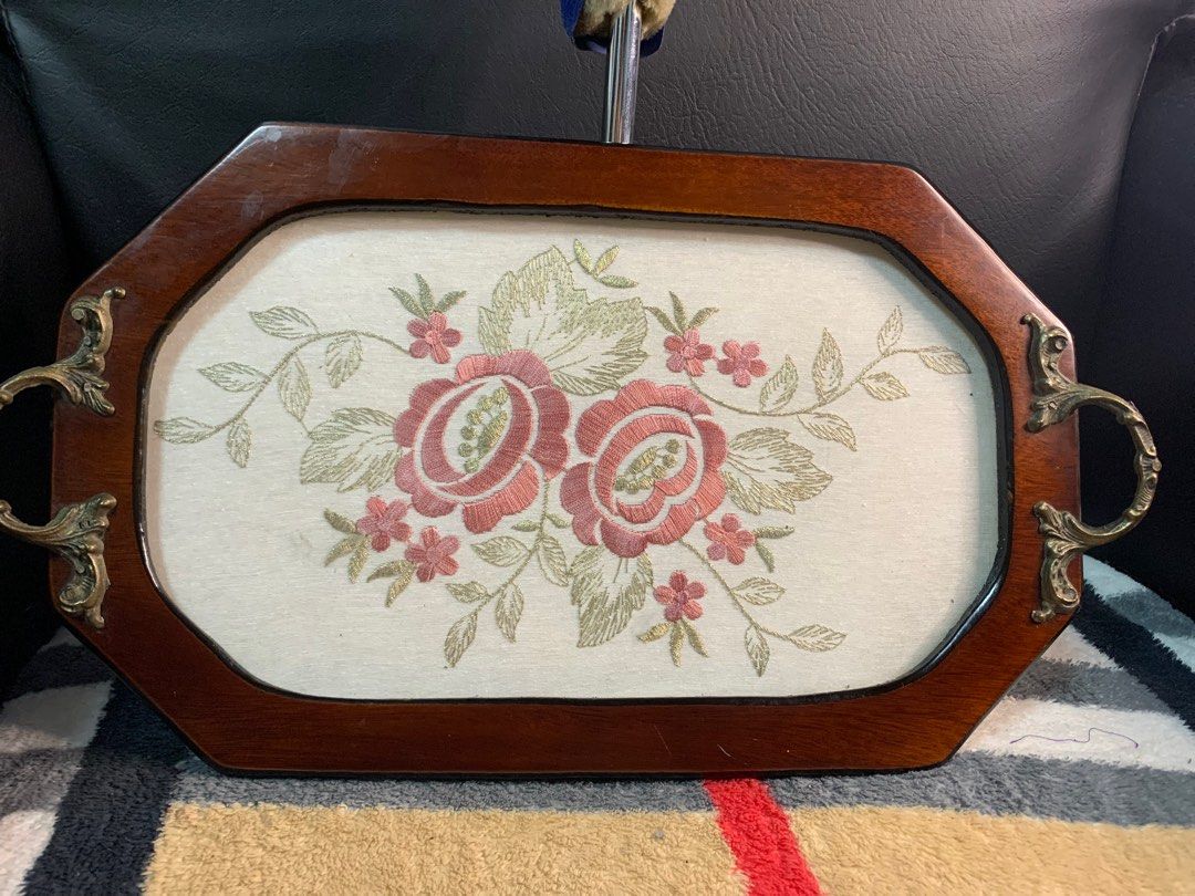 Vintage tray/frame display (Category: Frames & Pictures) located in Cabanatuan. Submitted by mjluxxejapan (Listing ID 1282824836, Image 3). Description: No lp pls.as is collectible item.approx 14”L x8”w.