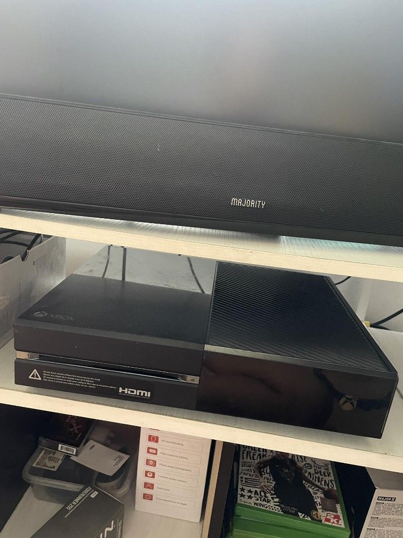 Xbox One with Kinect, Video Gaming, Video Game Consoles, Xbox on Carousell